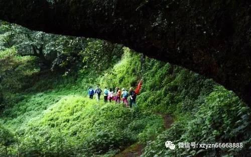 上升的白气球